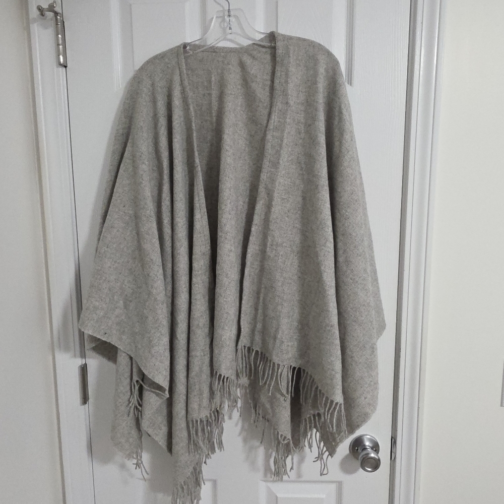 NWT but damaged MUJI Gray Yak Wool Warm Multi-CAPE Stole Scarf Shawl Poncho